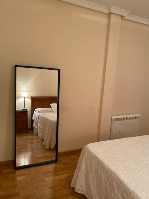 Lovely 2 Bedrooms Apartment Main Square Plasencia Ngoại thất bức ảnh