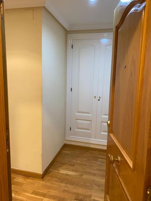 Lovely 2 Bedrooms Apartment Main Square Plasencia Ngoại thất bức ảnh