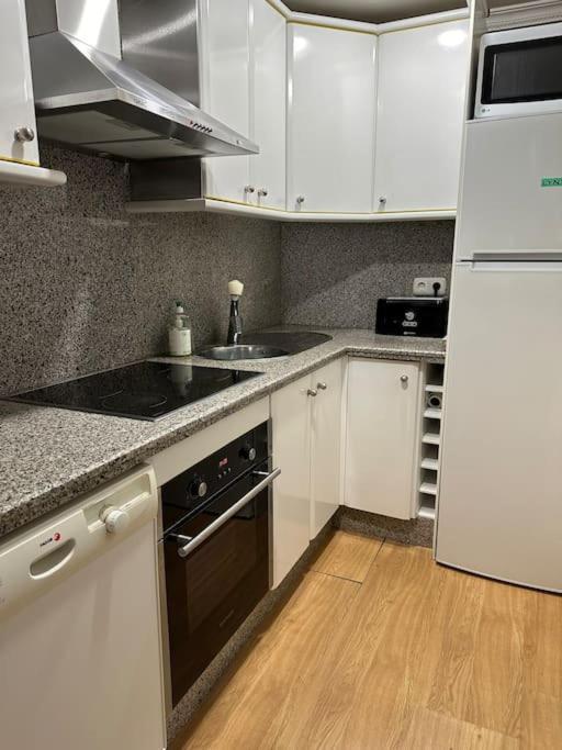 Lovely 2 Bedrooms Apartment Main Square Plasencia Ngoại thất bức ảnh