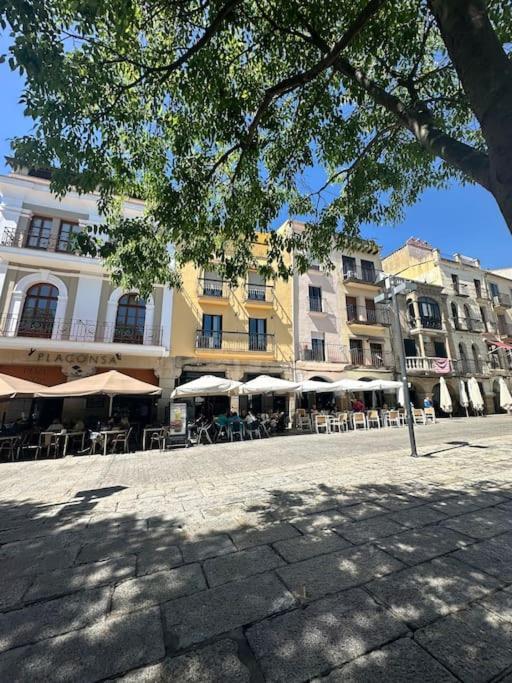 Lovely 2 Bedrooms Apartment Main Square Plasencia Ngoại thất bức ảnh
